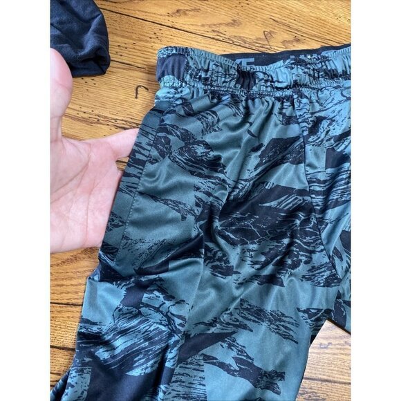 Adidas T Shirt Men's Medium  Short Sleeve Black & Nike Green Shorts Med - Picture 6 of 7